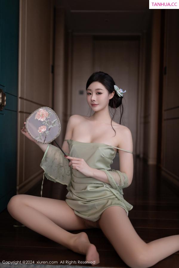 逗逗DouDou  [XiuRen]高清写真图 2024.09.06 No.9124 小逗逗 丝袜美腿第44张图片